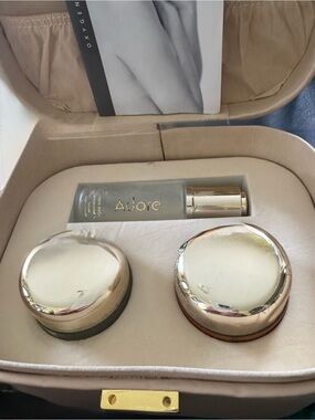 Adore Highlighter Duo in Gold and Silver Metallic